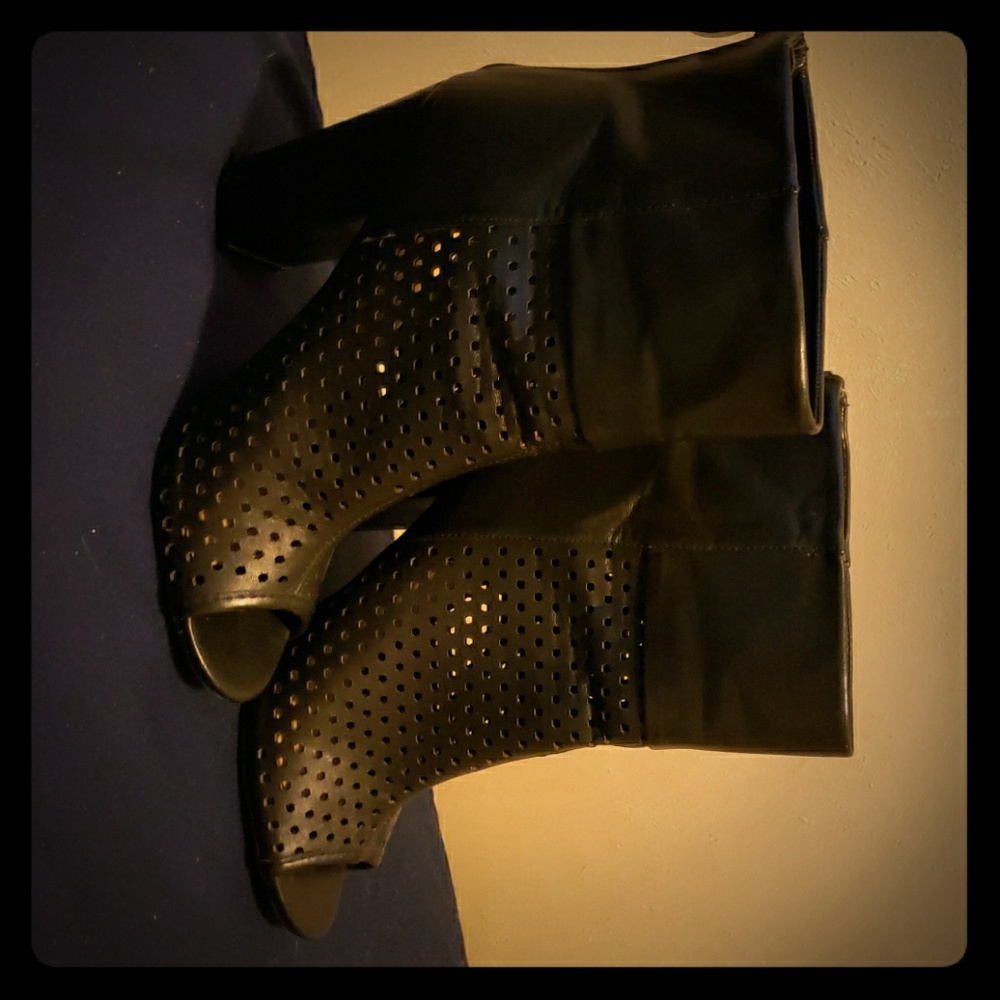 High heeled boots